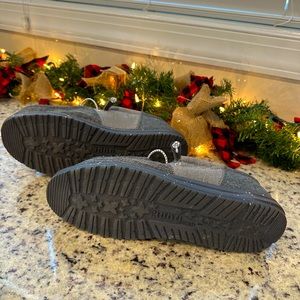 Men’s size 11 Hey Dudes